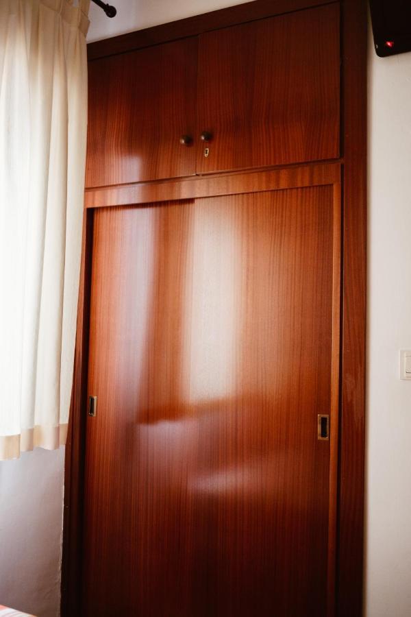 Hostal La Campana Motril Buitenkant foto