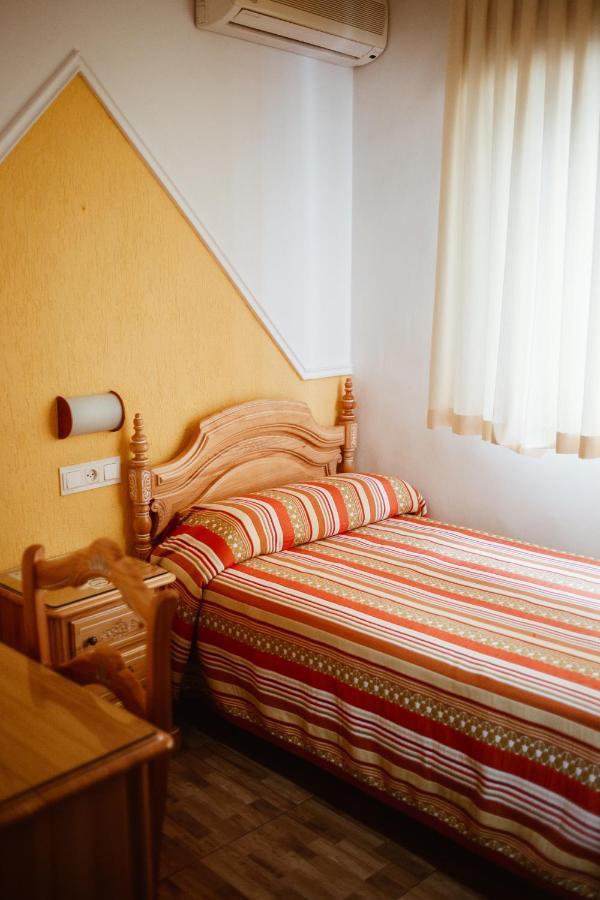 Hostal La Campana Motril Buitenkant foto