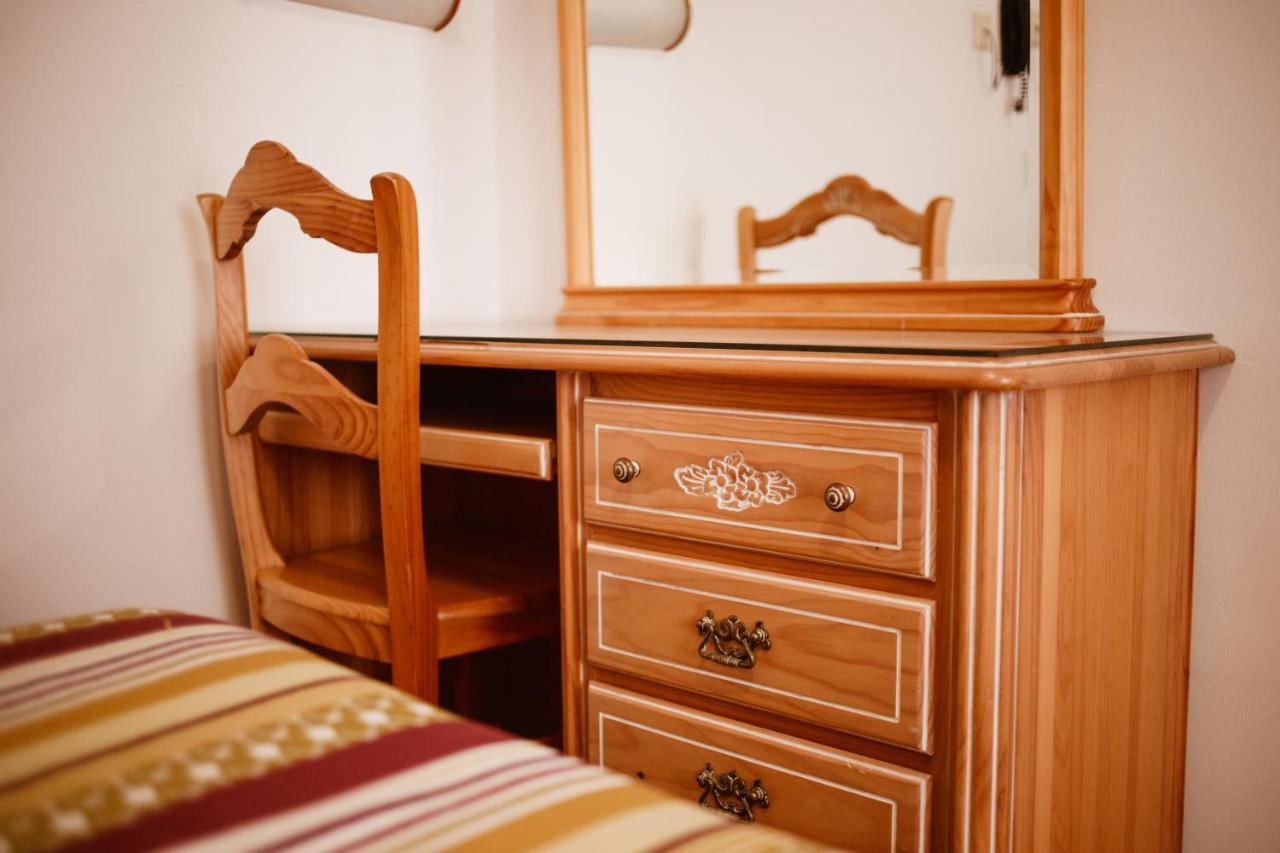 Hostal La Campana Motril Buitenkant foto
