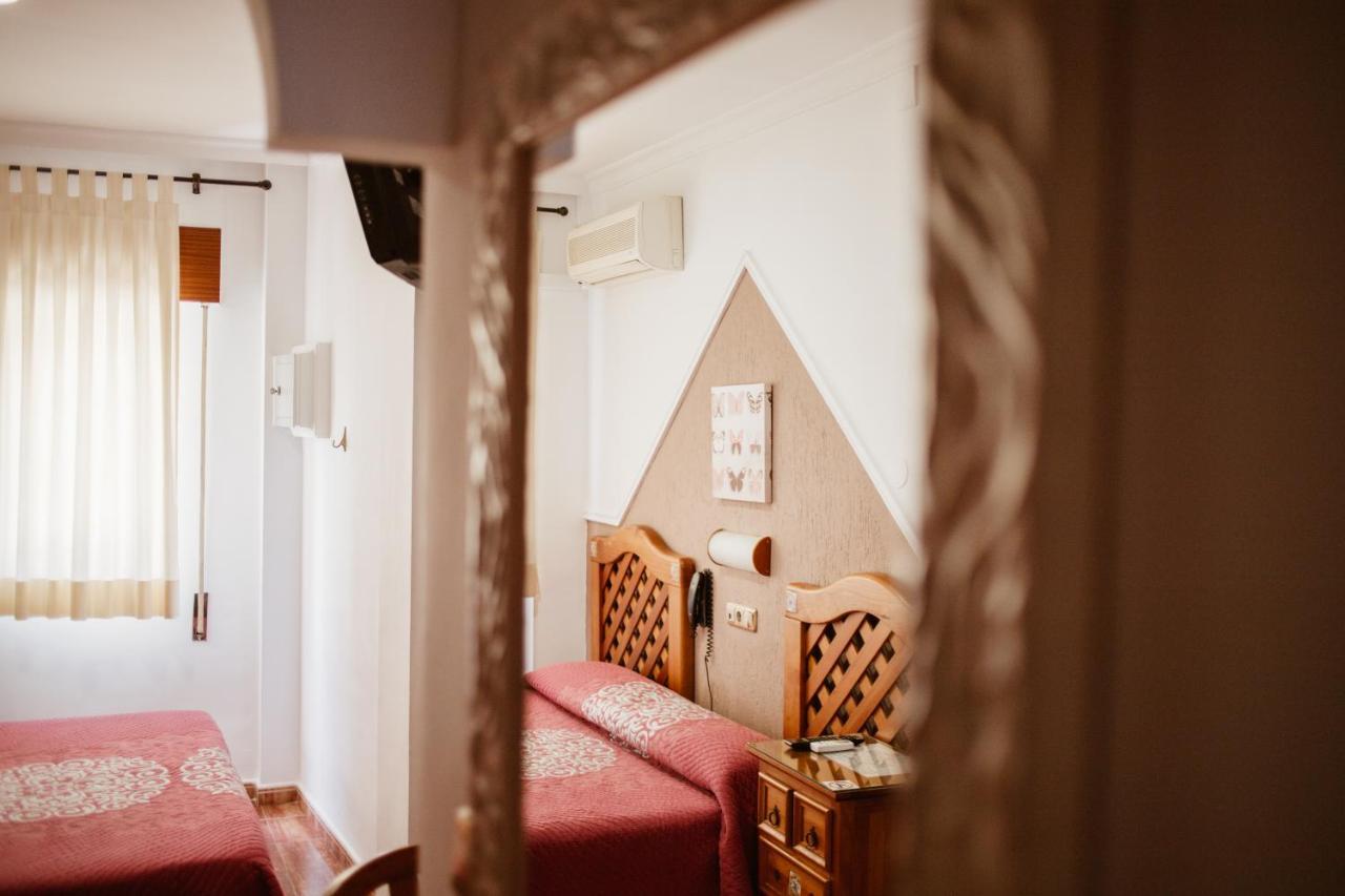 Hostal La Campana Motril Buitenkant foto
