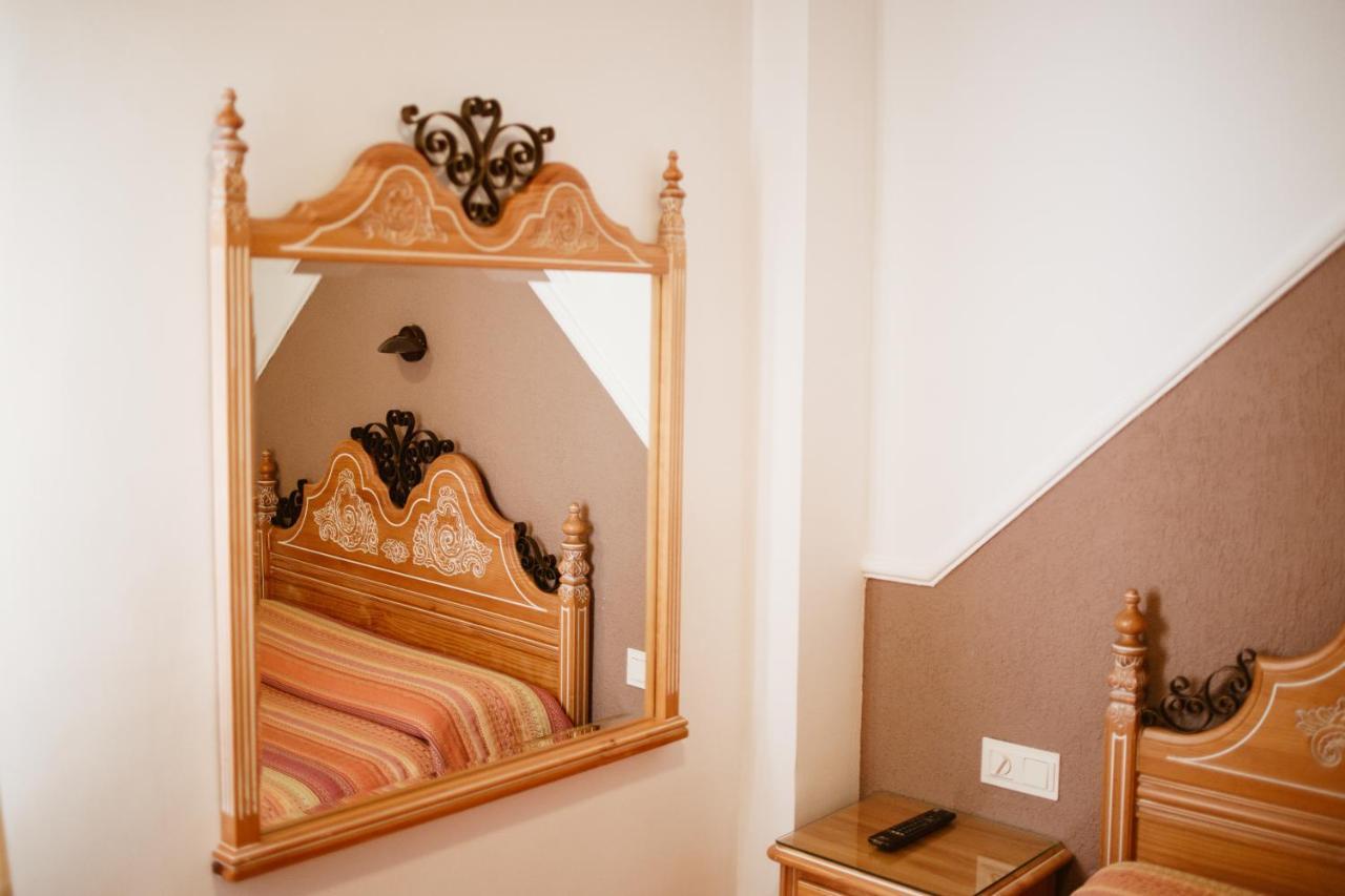 Hostal La Campana Motril Buitenkant foto