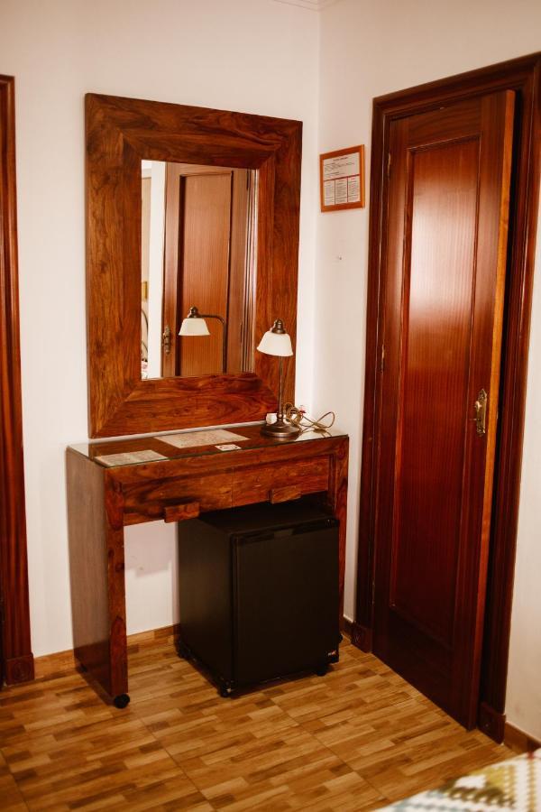 Hostal La Campana Motril Buitenkant foto