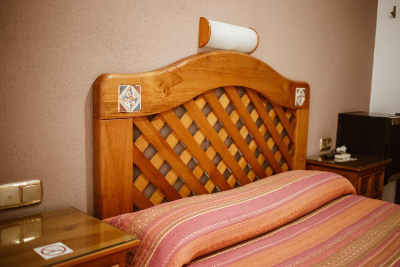 Hostal La Campana Motril Buitenkant foto