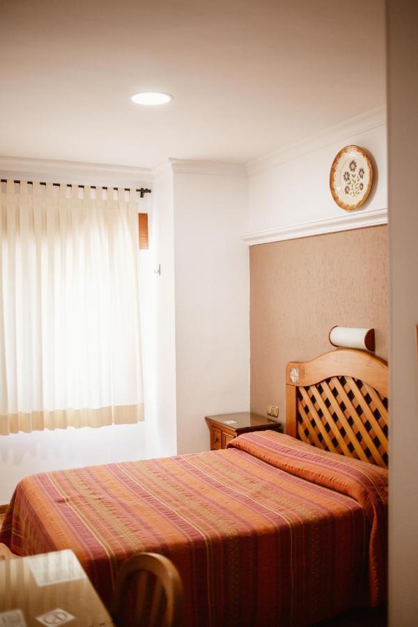 Hostal La Campana Motril Buitenkant foto