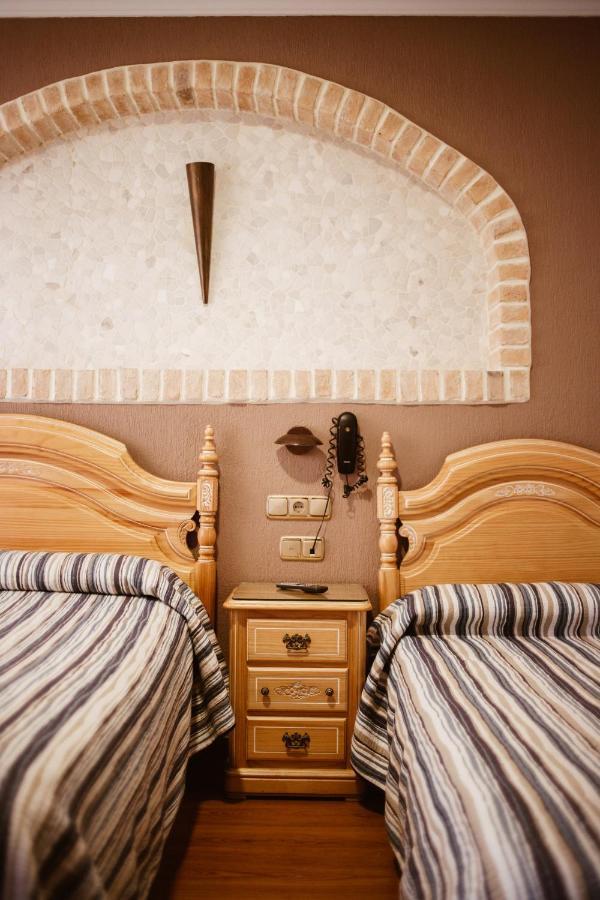Hostal La Campana Motril Buitenkant foto