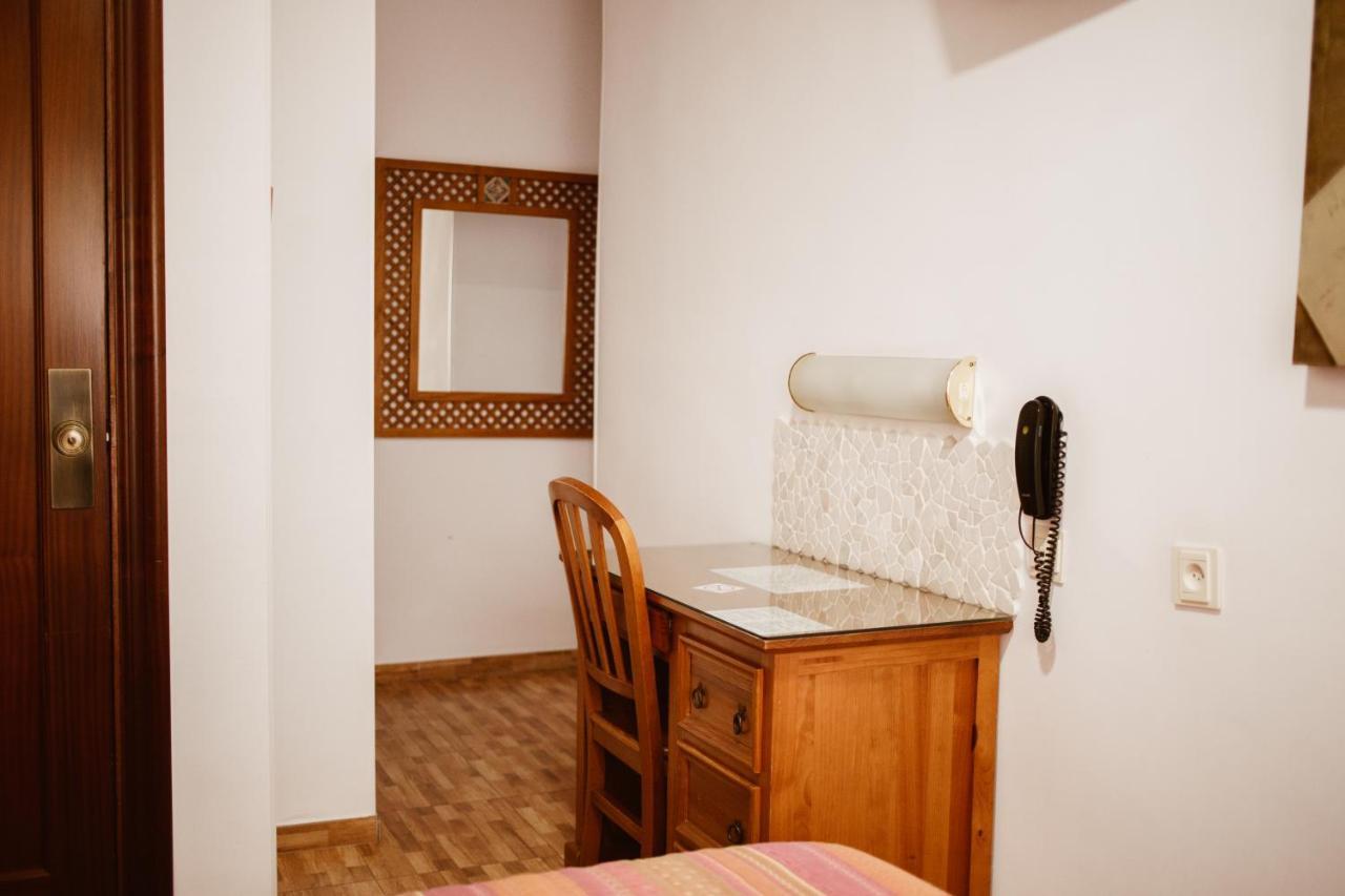 Hostal La Campana Motril Buitenkant foto