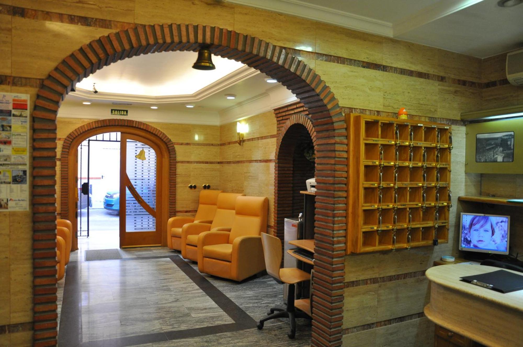 Hostal La Campana Motril Buitenkant foto